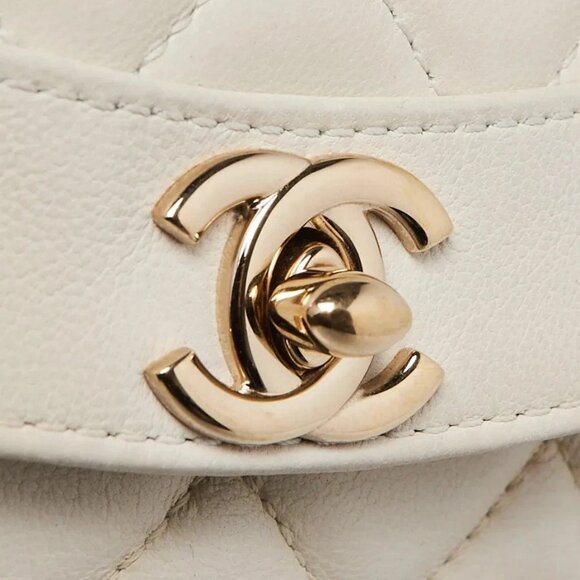 Chanel White Quilted Lambskin Leather Tassel Camera Shoulder Bag - Picture 11 of 11